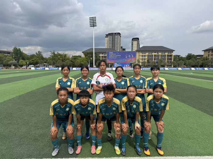 太阳城娱乐官方入口-从校园操场踢进“国字号” 四川四朵女足小花正迎风绽放｜闪闪发光的TA|王丽迪|朱派淅|吴佳蔓|四川省|五一_新浪新闻